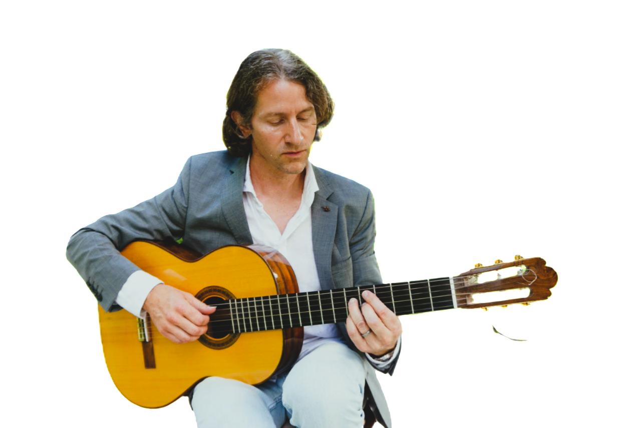 Benjamin Carmona playing classical guitar
